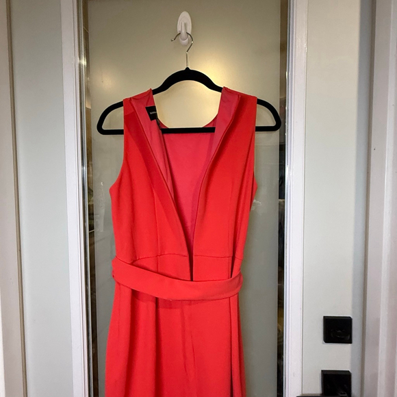 Donna Morgan Sheath Dress Coral Red Ruffle Hem Belted Size 10P Sleeveless - Picture 6 of 8